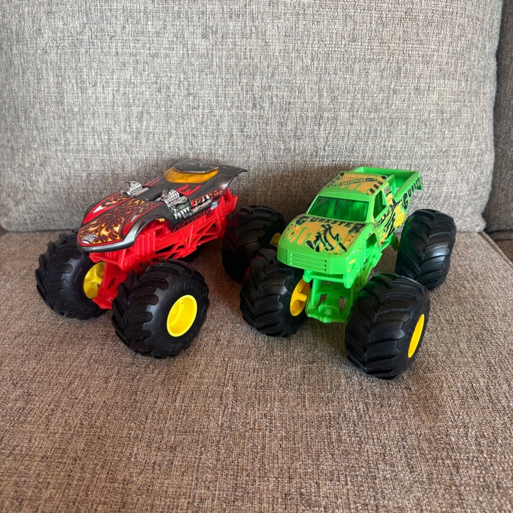 Hot Wheels by Mattel Monster Trucks 1:24 Gunkster & Twin Mill Die-Cast Bundle